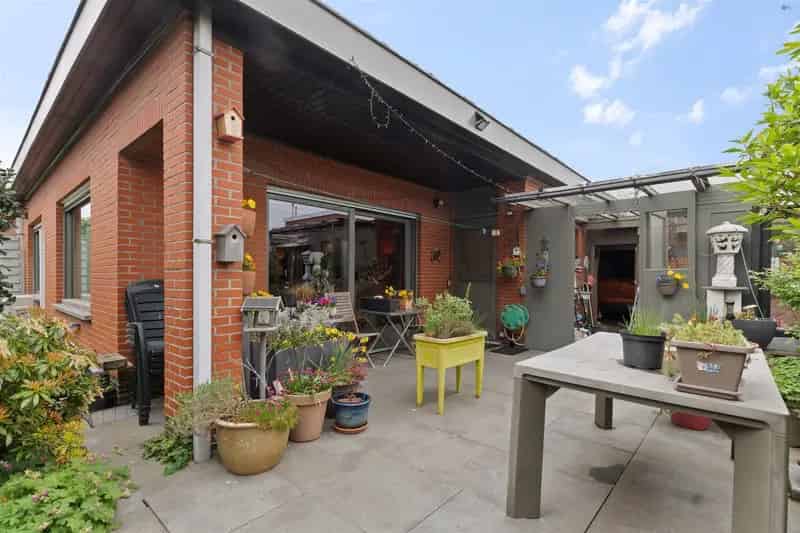 Rustig gelegen bungalow op 578m² grond met 33 zonnepanelen