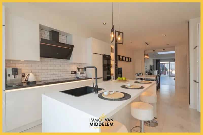 INSTAPKLARE WONING MET 4 KAMERS, TERRAS EN TUIN