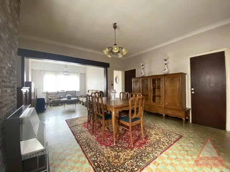 Passendale – Te renoveren woning met tuin, garage en vaste trap naar zolder