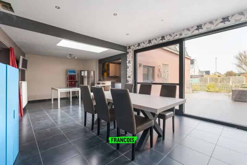 Ruime woning te koop nabij het centrum van Herzele!