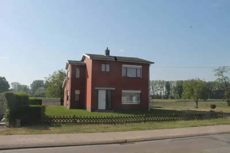 Te renoveren woning met stallingen 1972