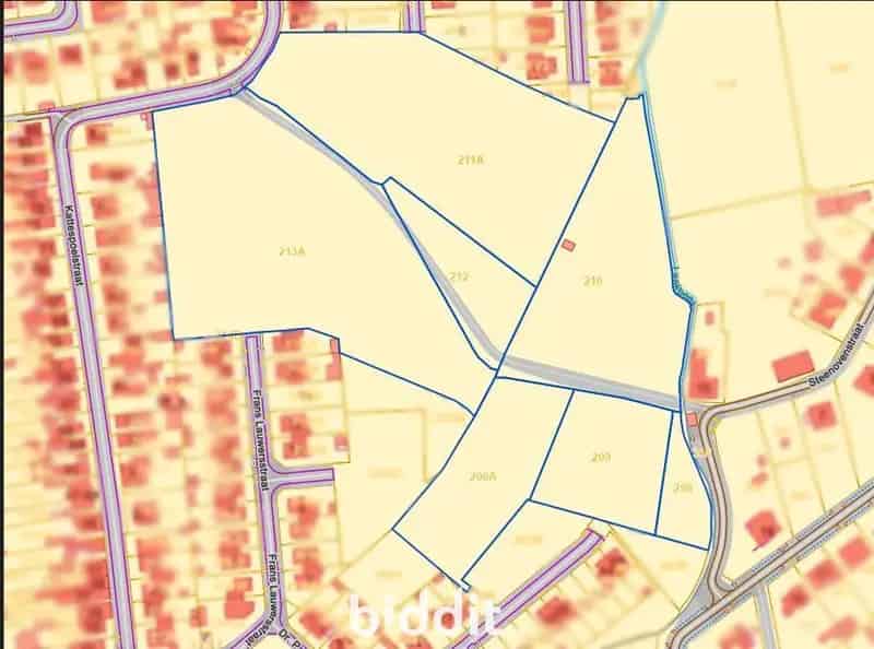 LOT 1 - GROND IN WOONGEBIED