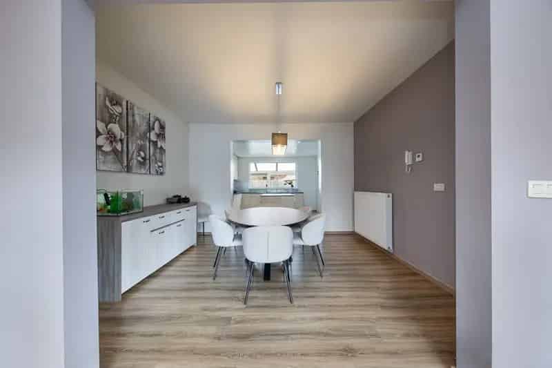 Gerenoveerde halfopen bebouwing nabij centrum Wommelgem