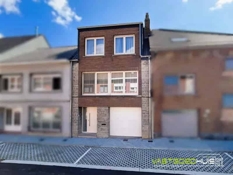 Karaktervolle bel-etagewoning met tuin en garage