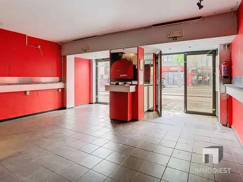 Handelspand 180m2 gelijkvloers op 3,47are met achterliggende tuin