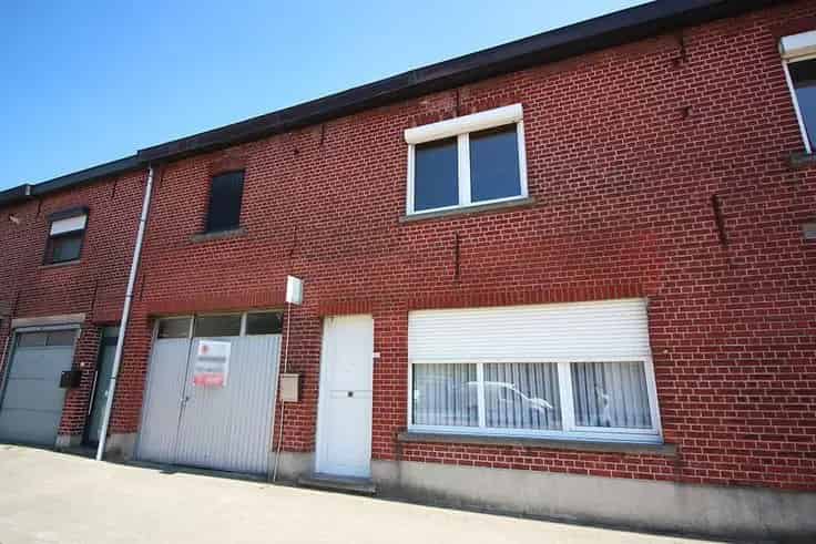Huis Te Koop Te renoveren woning met enorm potentieel