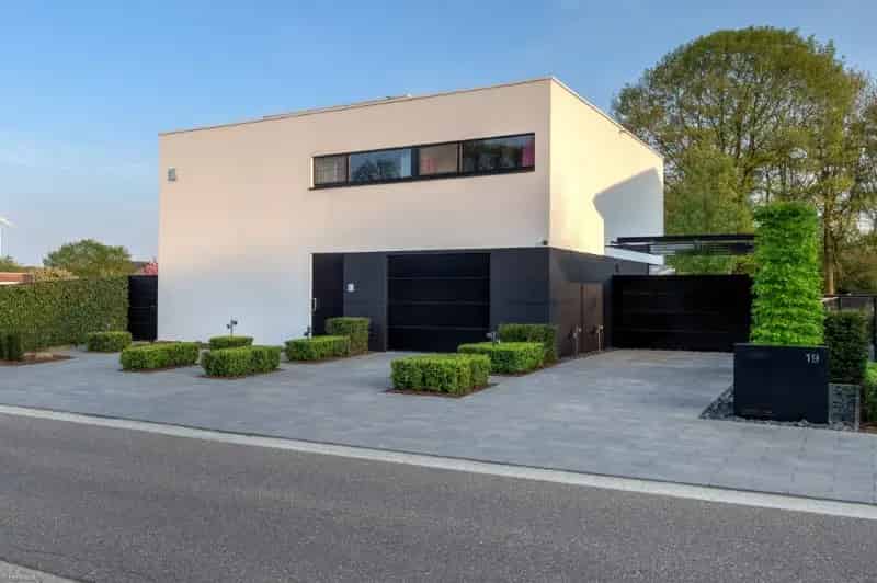 luxe-villa + bouwgrond op 2.500m² met zwembad & poolhouse