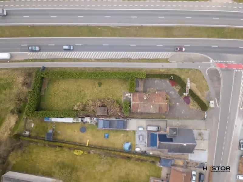 Commercieel gelegen woning met veel mogelijkheden