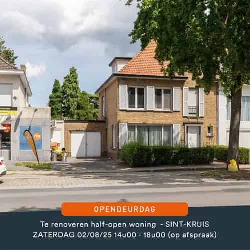 TE RENOVEREN STEVIGE HALF-OPEN WONING op CENTRALE LIGGING met 4 slaapkamers en GARAGE