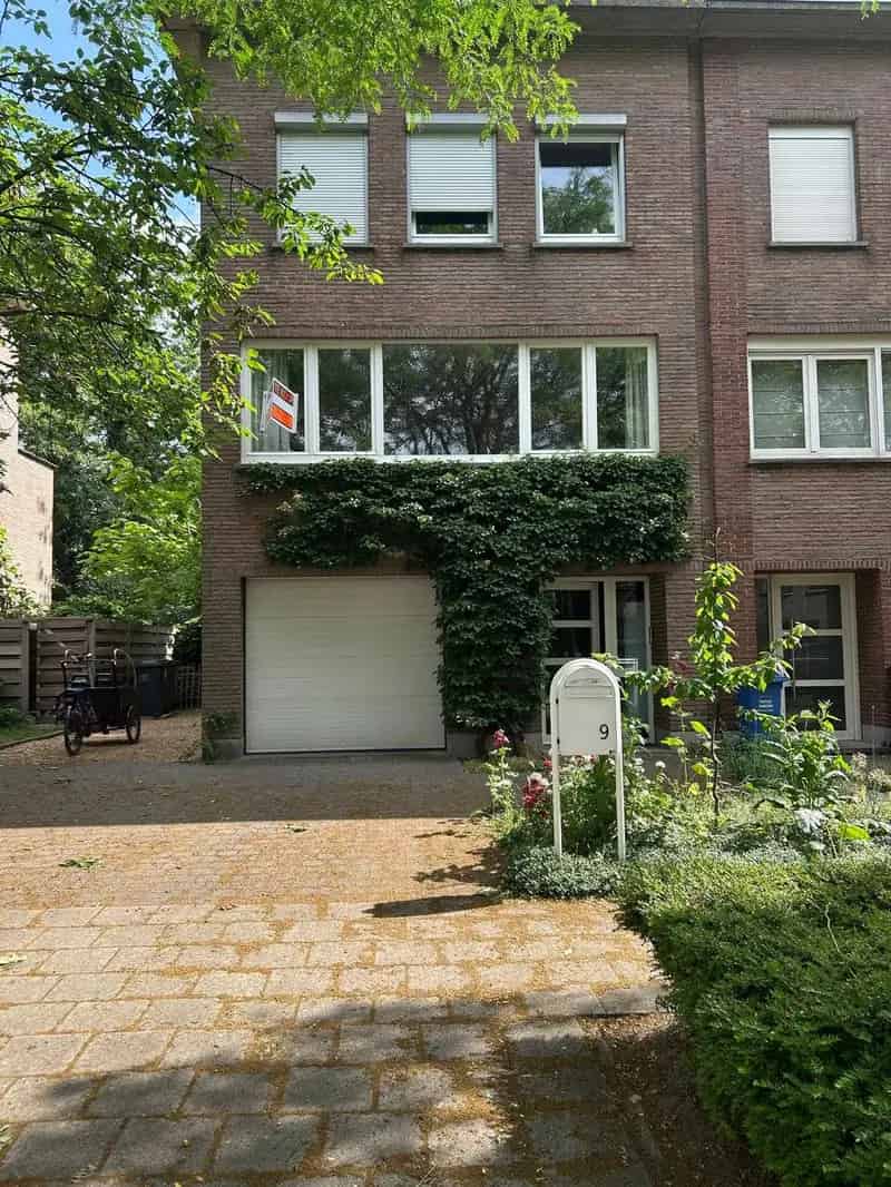 Huis te huur Brasschaat: Ruime woning met tuin