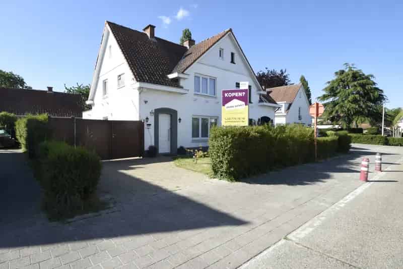 Halfopen Woning Kapellenkouter: Zonnige Tuin 3 slaapkamers