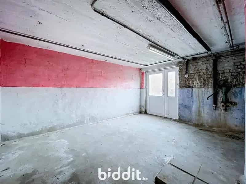 TE RENOVEREN WONING MET TUIN