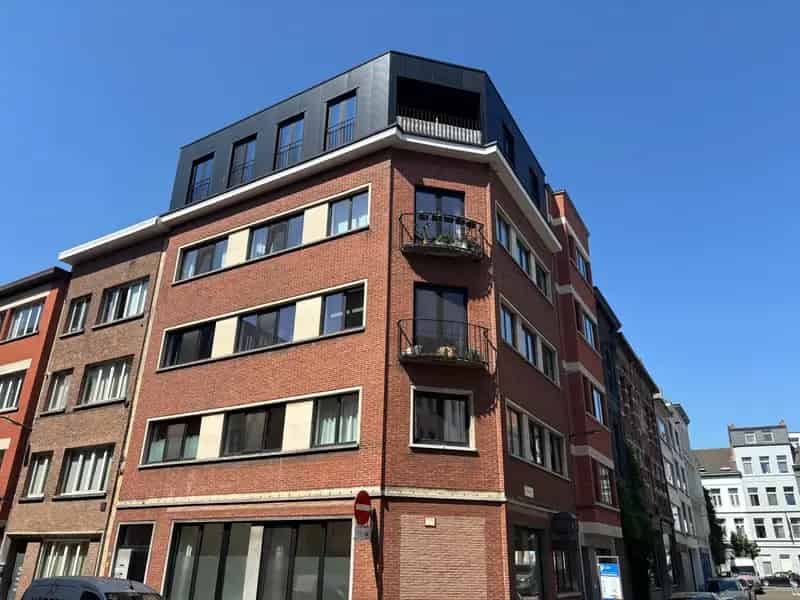 Dakappartement Sint-Andriesplein  Gerenoveerd 2 slaapkamers