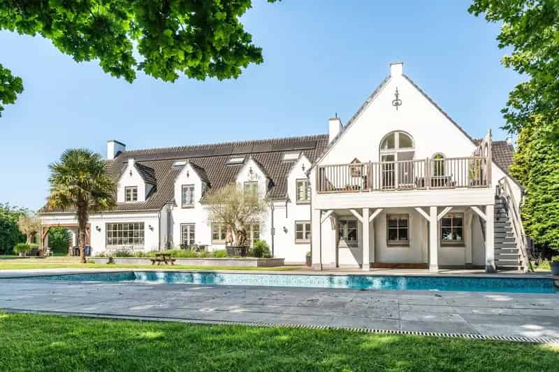Charmante villa met zwembad en riante tuin in het groen van Temse!