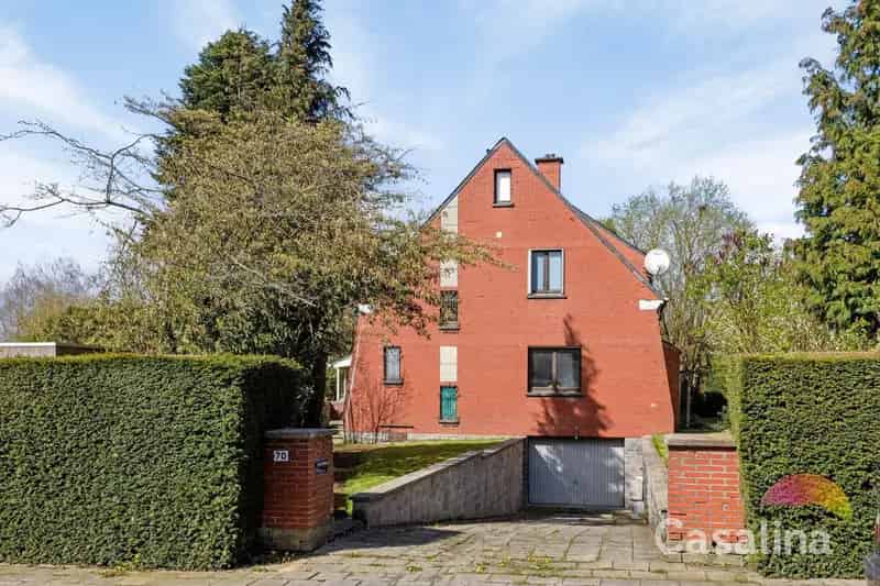 Viergevelwoning van 209m² met tuin