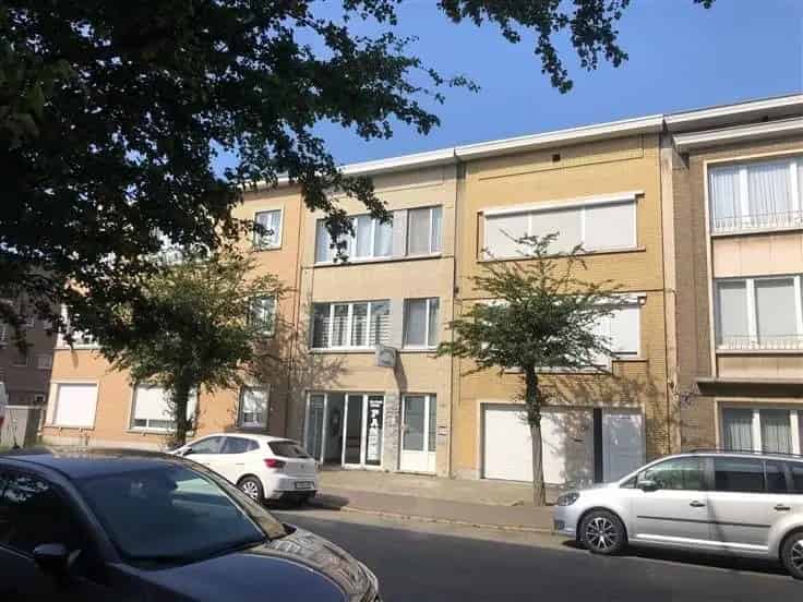 Appartementenblok Te Koop: Wassalon 2 Appartementen Hoog Rendement