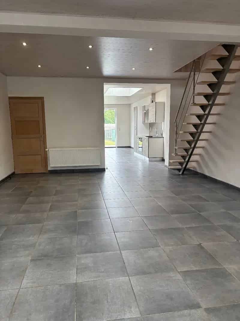 WONING MET 3 SLAAPKAMERS, TUIN EN GARAGE IN GELUVELD