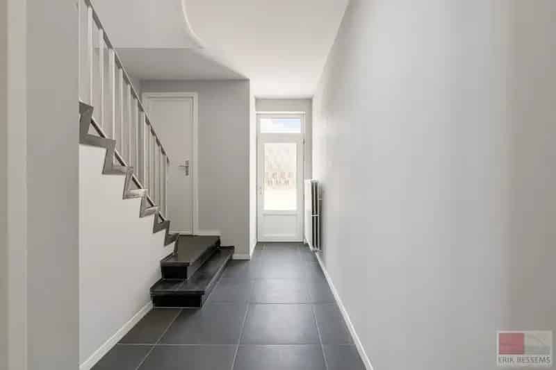 Halfvrijstaande woning uit 1969 op een perceel van 635m², woonopp. 154 m²