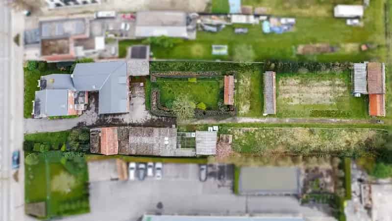 Prachtige riante re renoveren woning met bijgebouwen op de grens van Lier