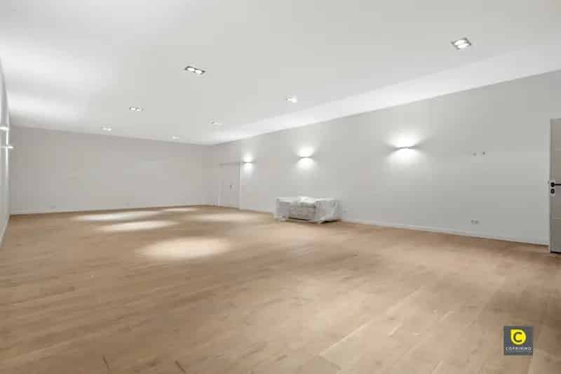 Woning + achtergelegen magazijn