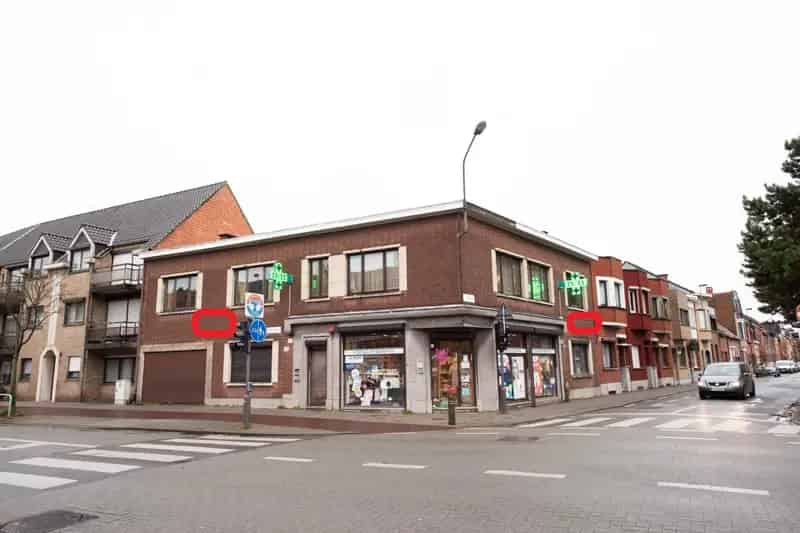 Handelshuis met grote woonst, grage en leuke tuin 8507732