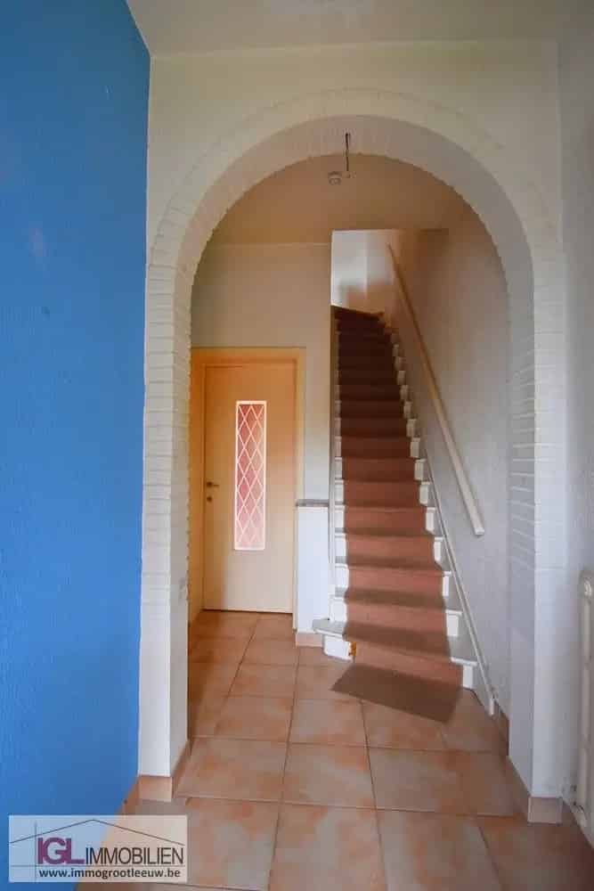 Te renoveren driegevelwoning met veel charme & potentieel