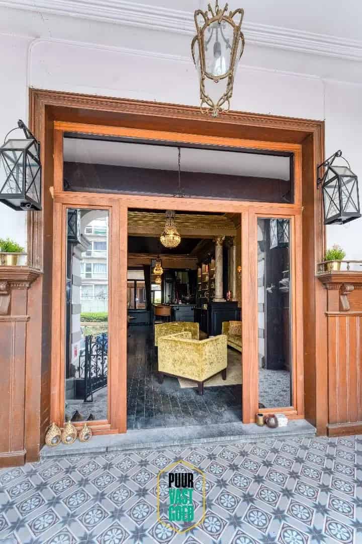 Luxueus wonen, verblijven, genieten en feesten op een steenworp van het strand