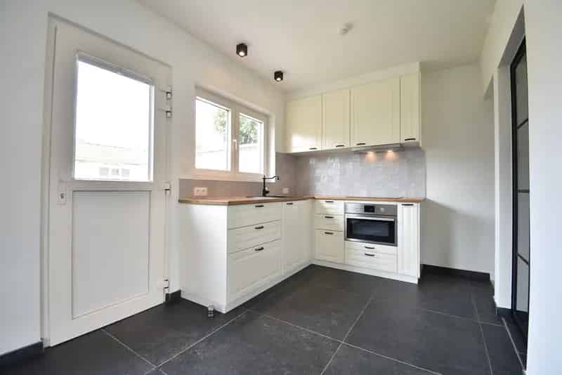 Gerenoveerde en smaakvol afgewerkte woning te Hoeselt