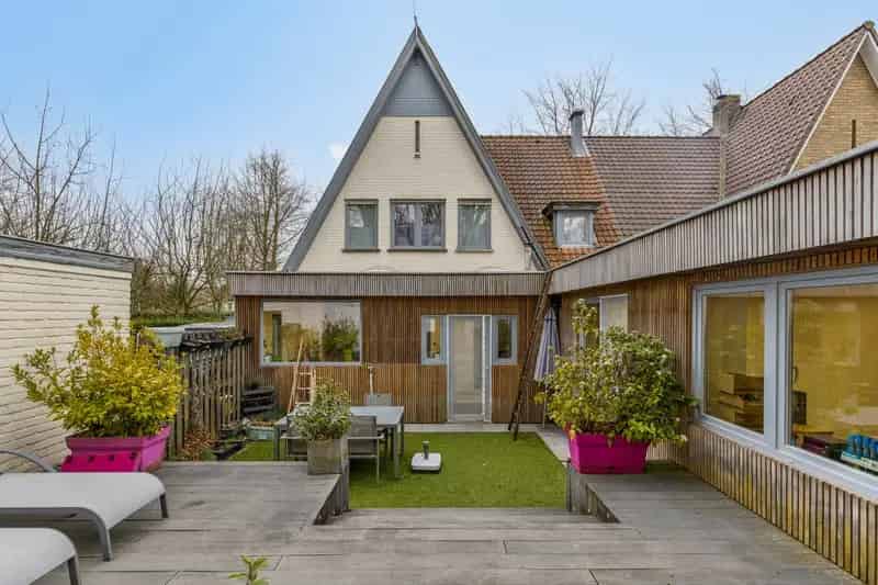 Huis te koop Assebroek: Halfopen bebouwing met appartement