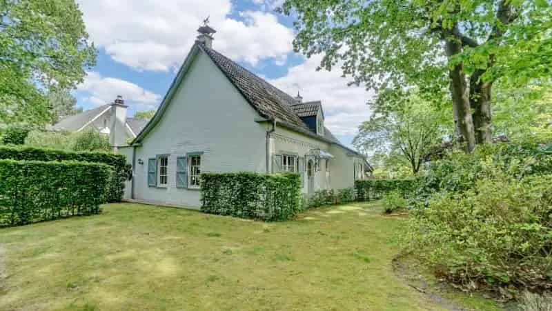 Charmante villa van 205m² op 8 are 50 ca