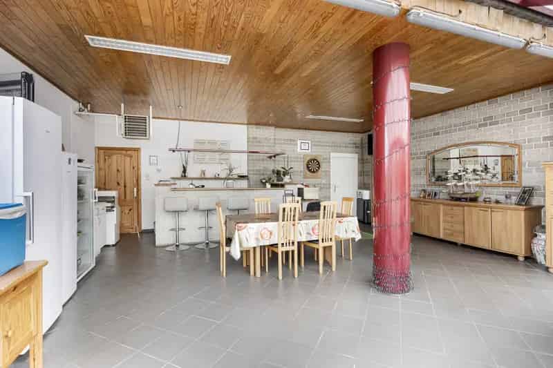 Multifunctioneel gebouw met woonst!