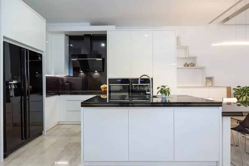 Energiezuinig gerenoveerde woning met garage