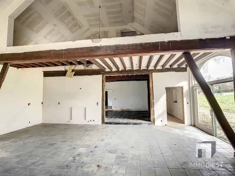Te renoveren hoeve op 2 ha 82 ca