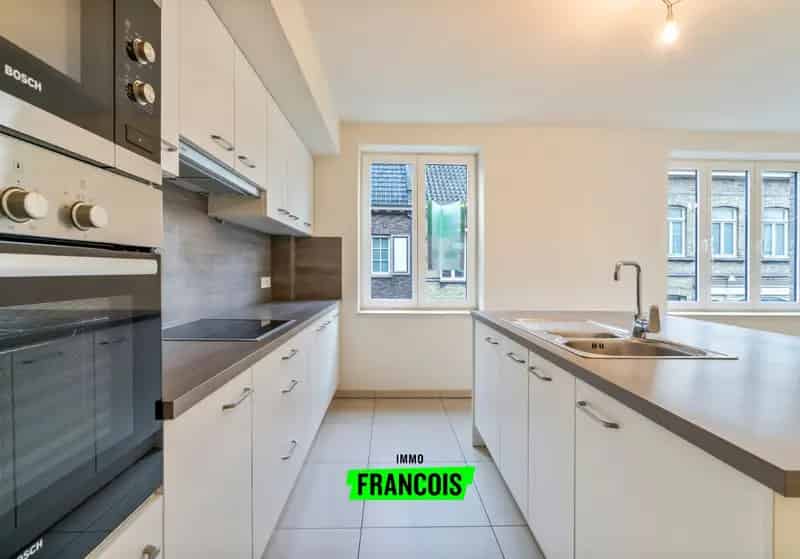 Ruim duplex appartement met 3 slaapkamers en autostaanplaats