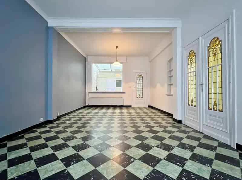 Huis te koop: 4 slaapkamers, binnenkoer, centrum
