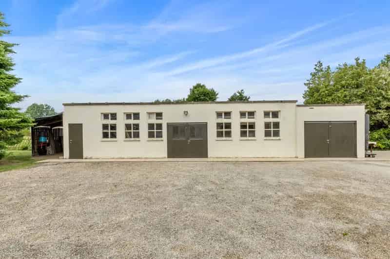 Ruime woning met prachtige tuin in het mooie Schellebelle!
