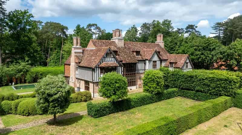 Huis te huur: Engelse Tudor Villa met 5 slaapkamers en wellness
