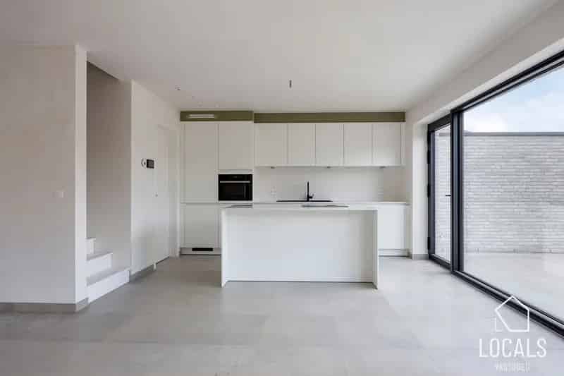 Energiezuinige en instapklare halfopen nieuwbouwwoning