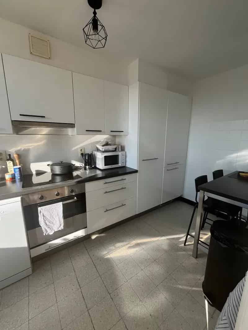 Lichtrijk Appartement te Huur Mortsel