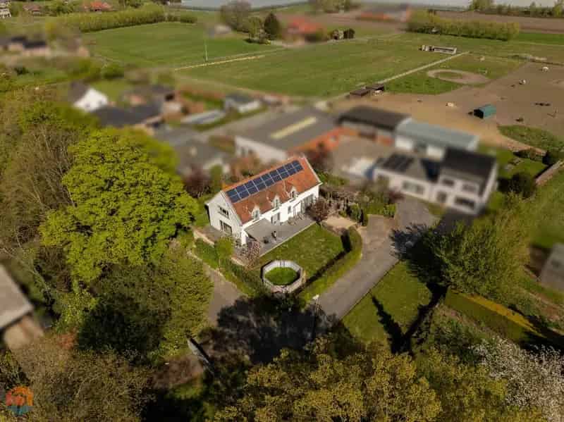 Woning met 4 slpkrs, tuin en zwembad te Sint-Katelijne-Waver