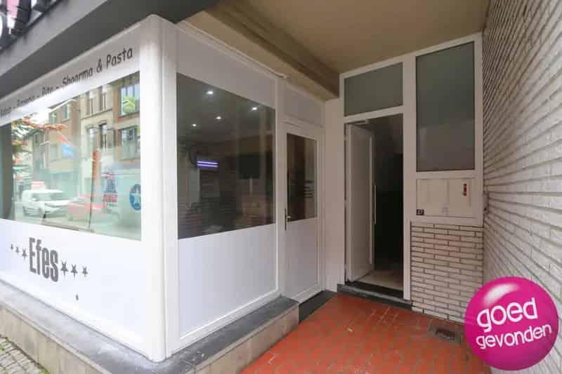 HANDELSRUIMTE + WOONST + 2 APPARTEMENTEN + TERRAS + TUIN