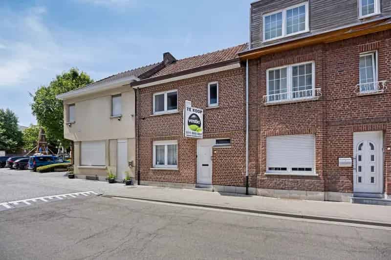 GERENOVEERDE RIJWONING OP 500M VAN CENTRUM