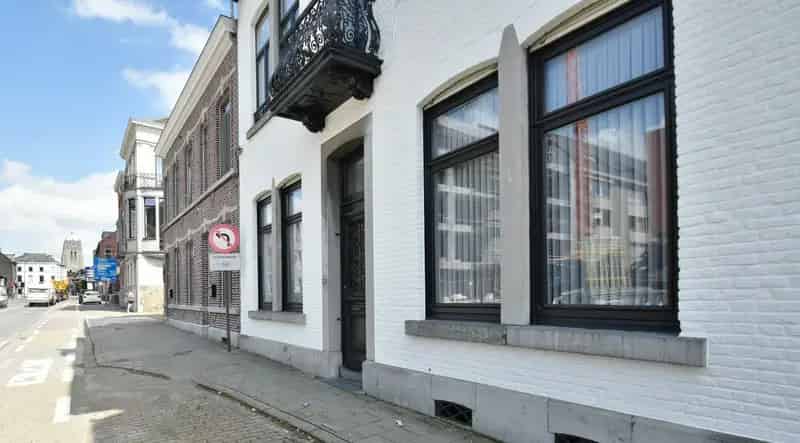 Schitterende exclusieve herenwoning in neoclassicistische stijl op een toplocatie nabij het centrum van Tongeren
