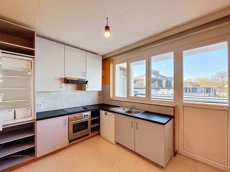 Vernieuwd appartement met 2 slaapkamers