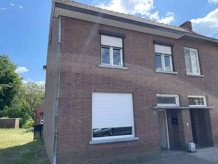 Te Koop: Kangoeroewoning met Schuur 5390m²