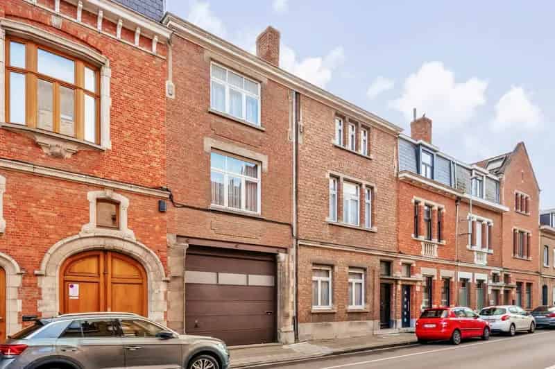 Herenhuis met Atelier te Koop Nabij Grote Markt