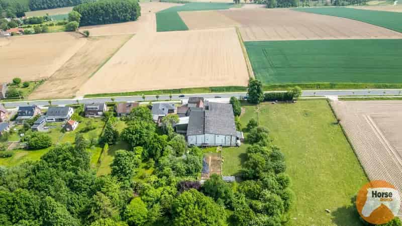 ZWALM - Woning met voormalig vleesverwerkend bedrijf
