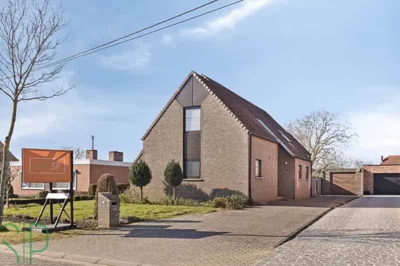 Vrijstaande woning te Retie met grote tuin