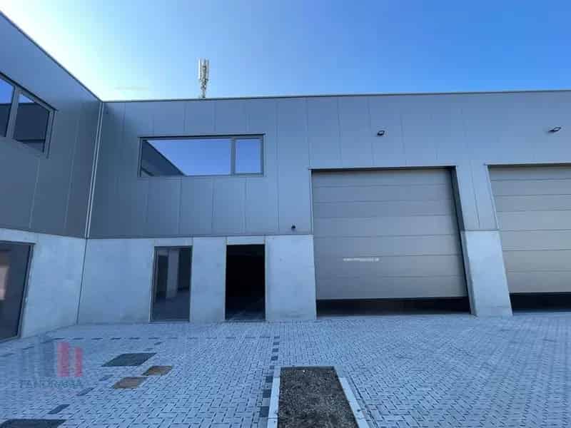 Nieuwbouw bedrijfsgebouw te koop in Oostende Portus Oostende