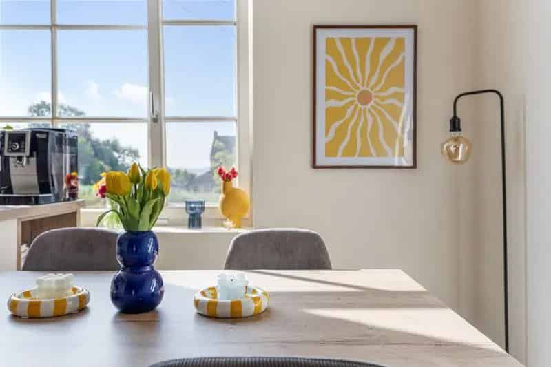 Half-open, recente woning met tuin, 3 slaapkamers en parking